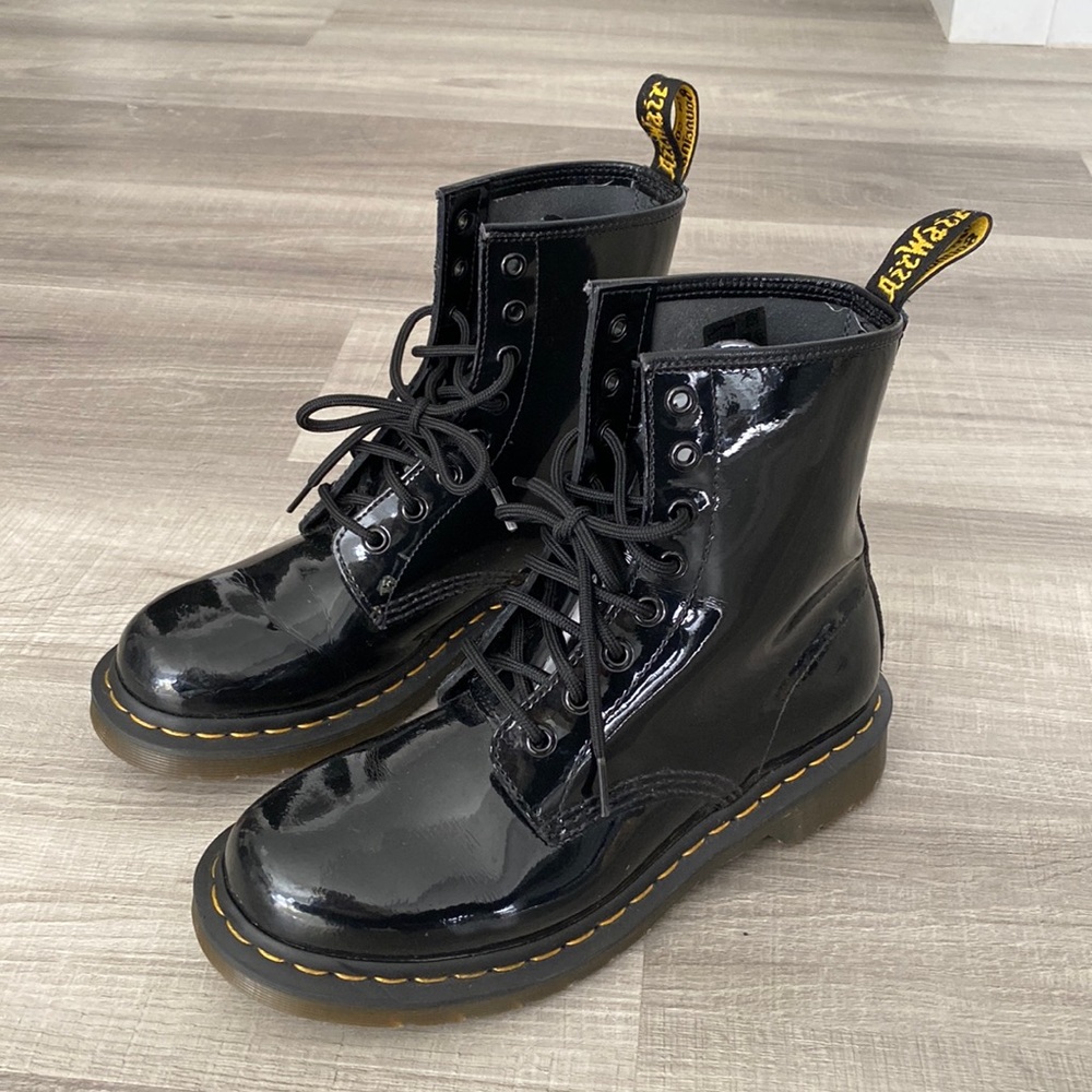 Patent black Dr Martens 8-eye 1460 boot